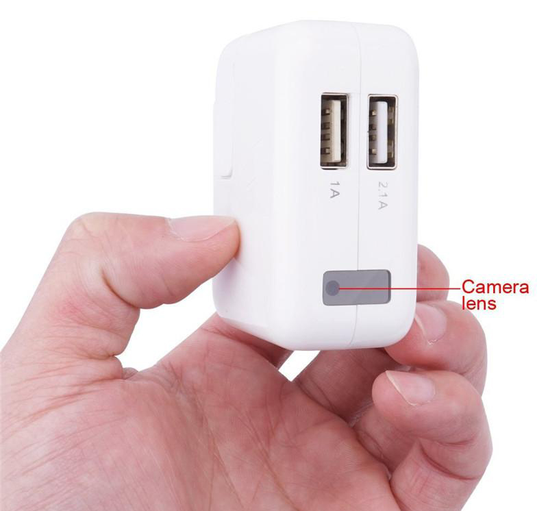 מטען USB עם מצלמה נסתרת